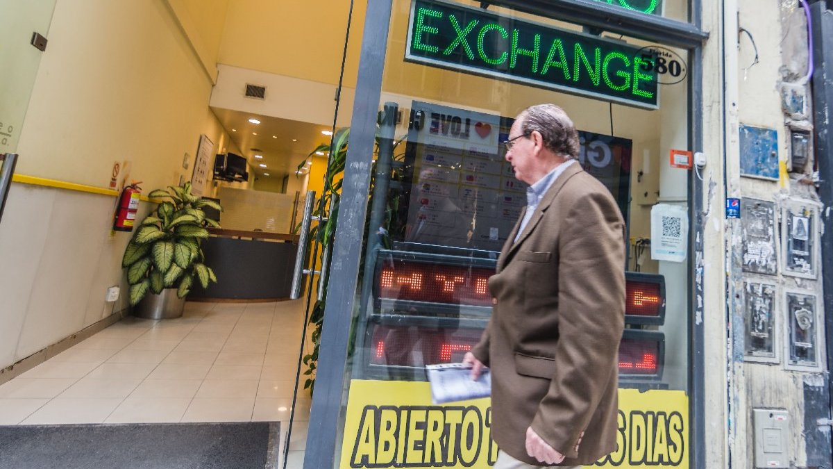 Arjantin ekonomisi çöküşün eşiğinde