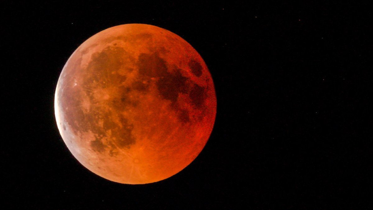 Ay tutulması ne zaman, saat kaçta? Ay tutulması burçlara etkileri neler?