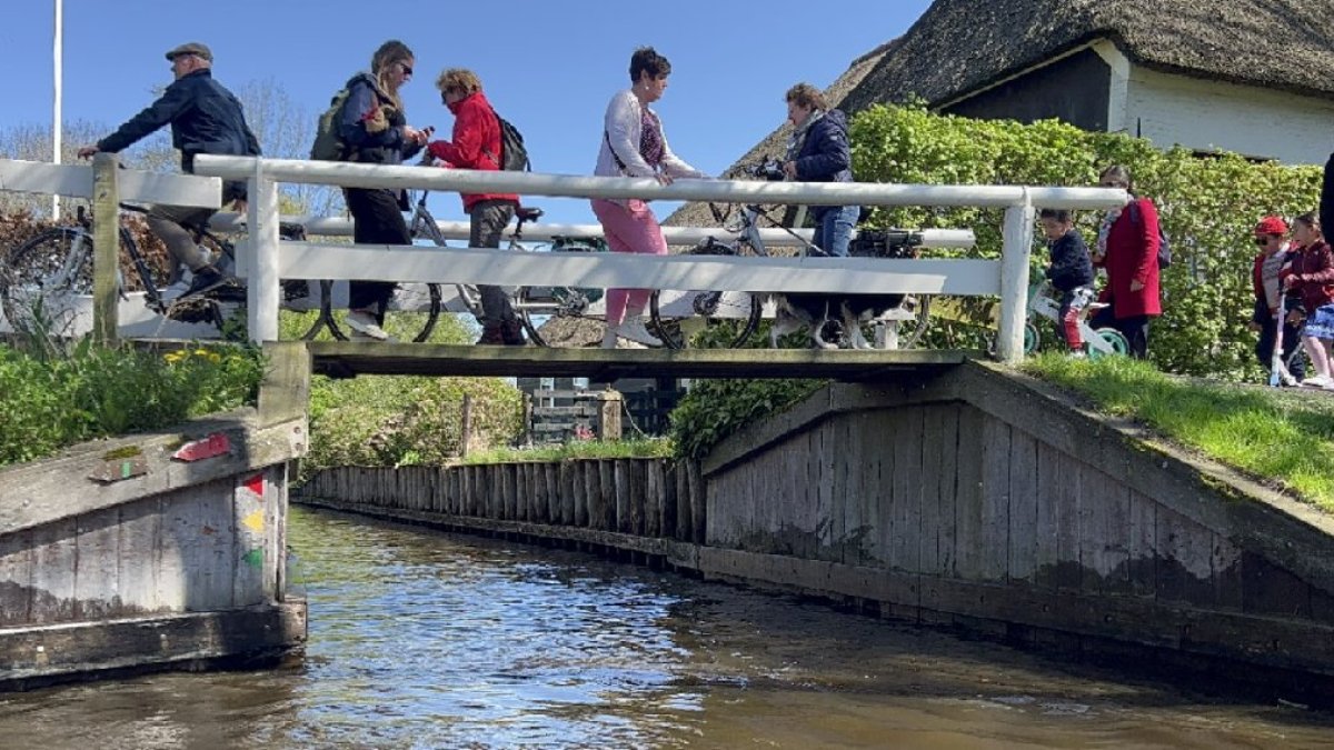 Araba yolu olmayan köy: Giethoorn
