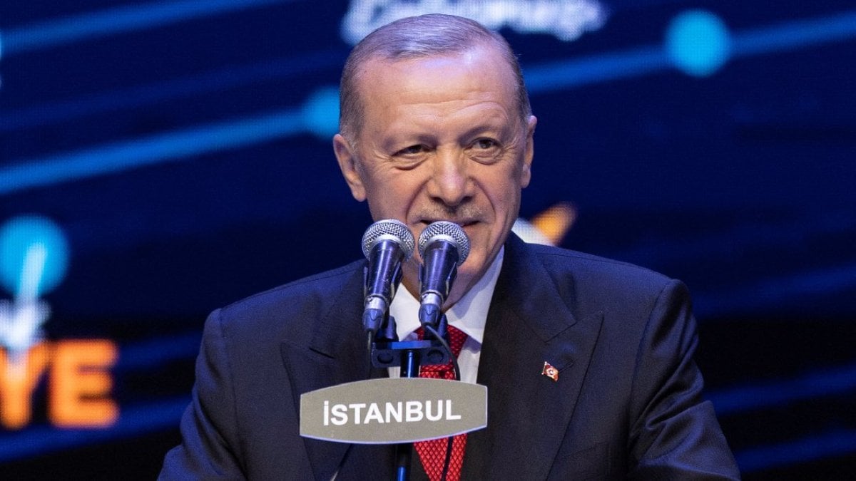 Bugün 19 mayis ama... Uyanir uyanmaz erdoğan'in ilk işi oy istemek oldu