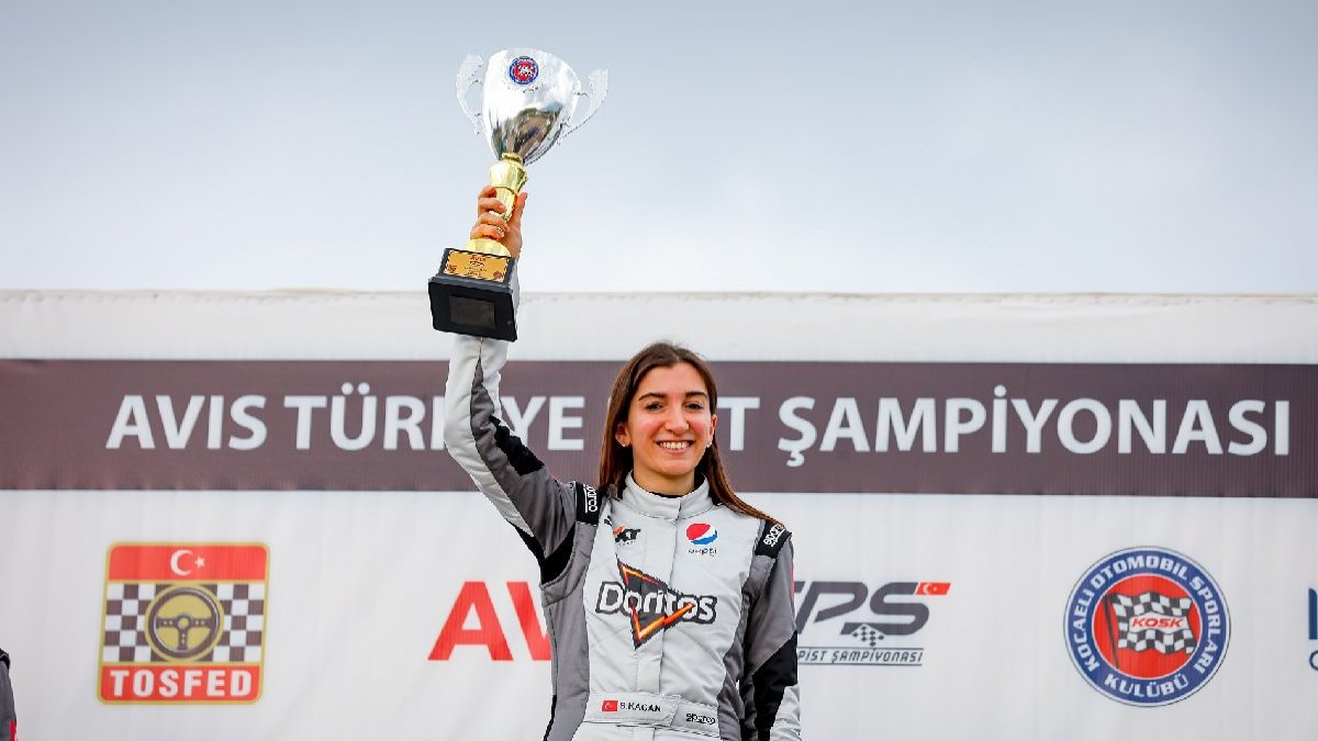 Seda Kaçan yarış kazanan ilk kadın pilot oldu