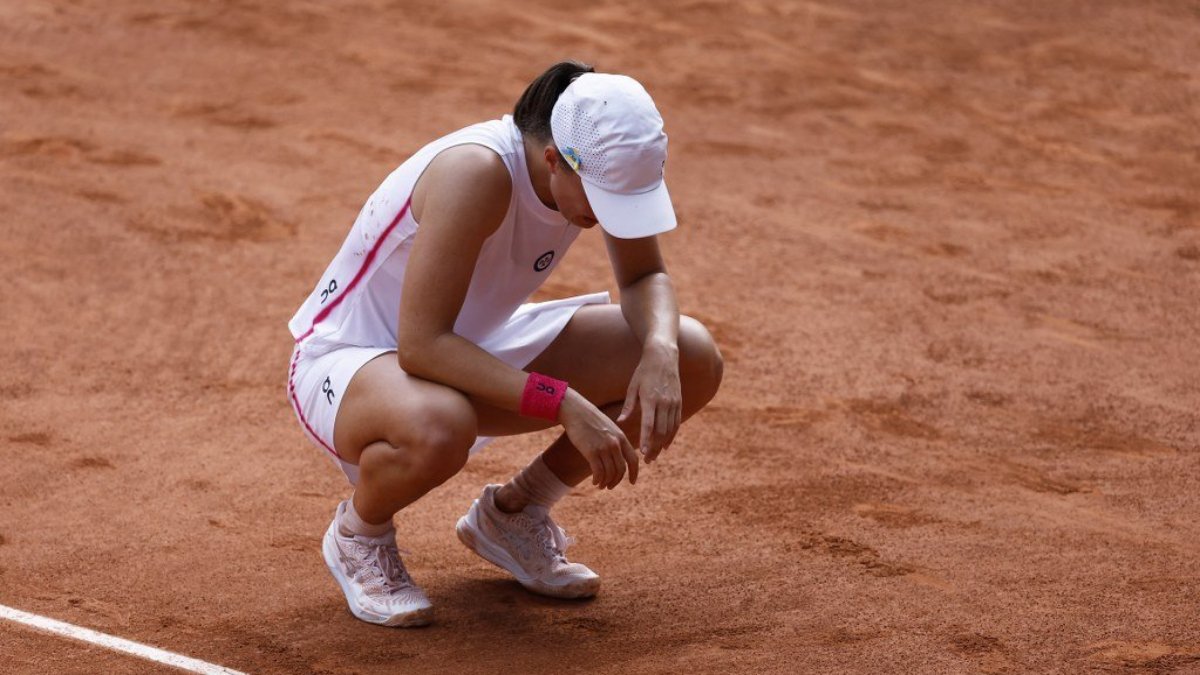 Roland Garros'ta müthiş final! Swiatek, Muchova'yı 3 sette yenip şampiyon oldu