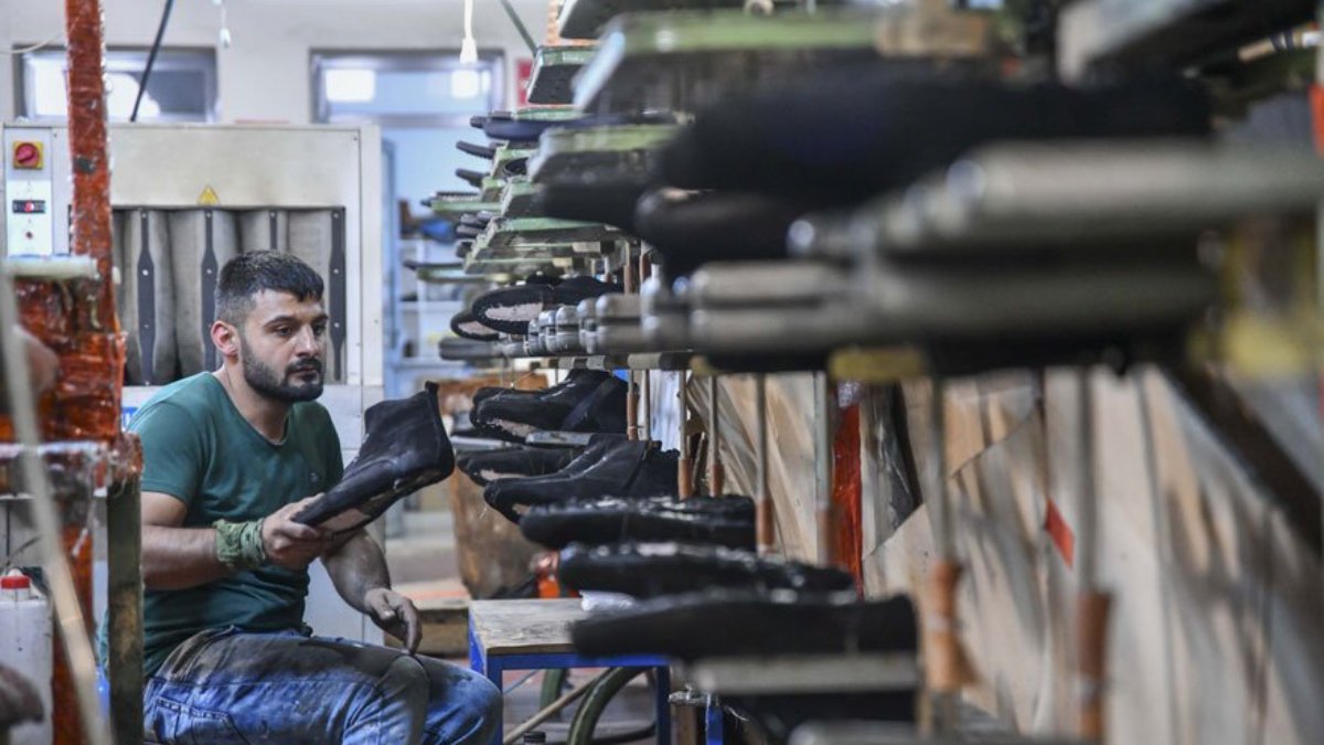 Suriyeliler ayakkabı sektörünün Çin'i oldu