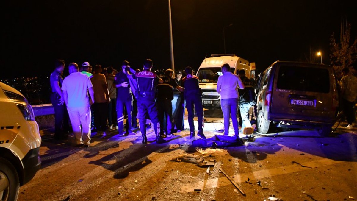 Düzce'de feci kaza: 2 ölü 11 yaralı