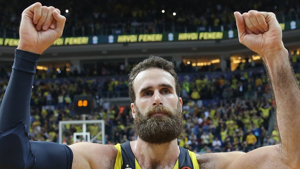 Fenerbahçe'nin eski oyuncusu Luigi Datome basketbolu bıraktığını açıkladı