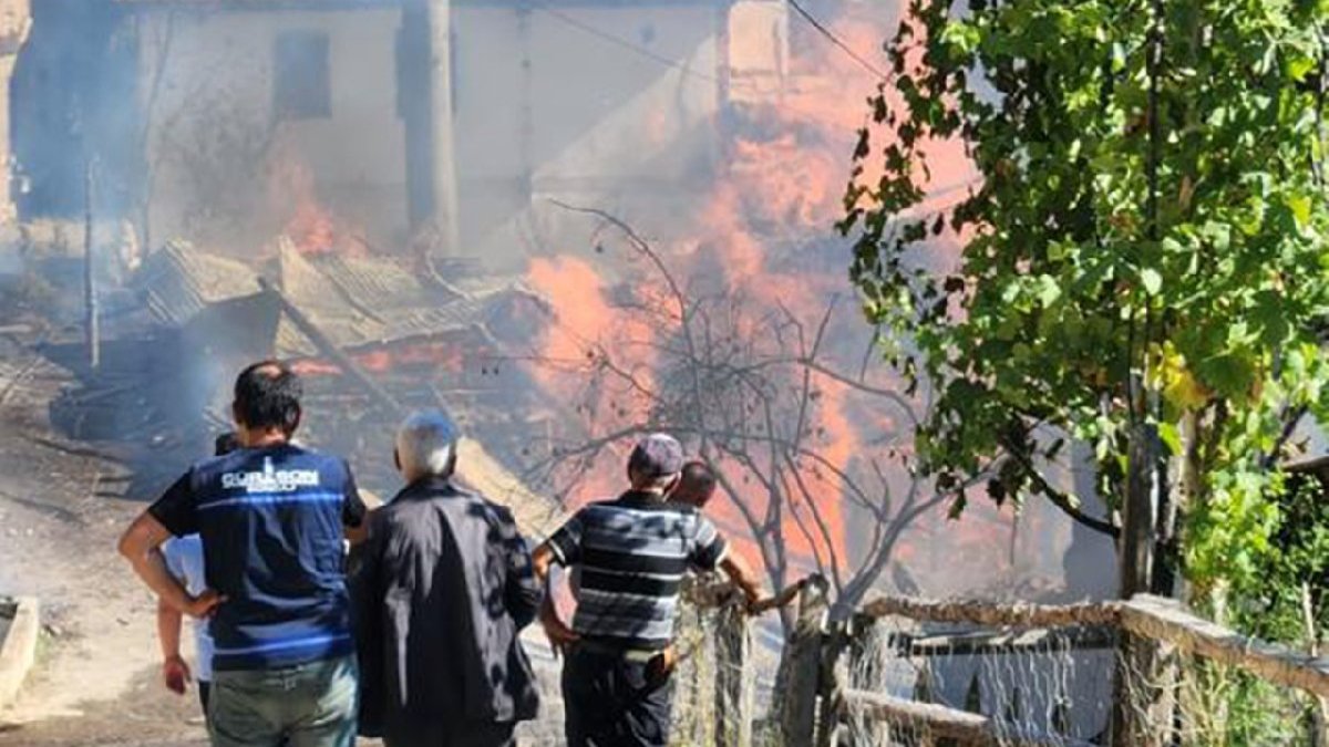 Çaresizliğin fotoğrafı: Ellerinden bir şey gelmedi