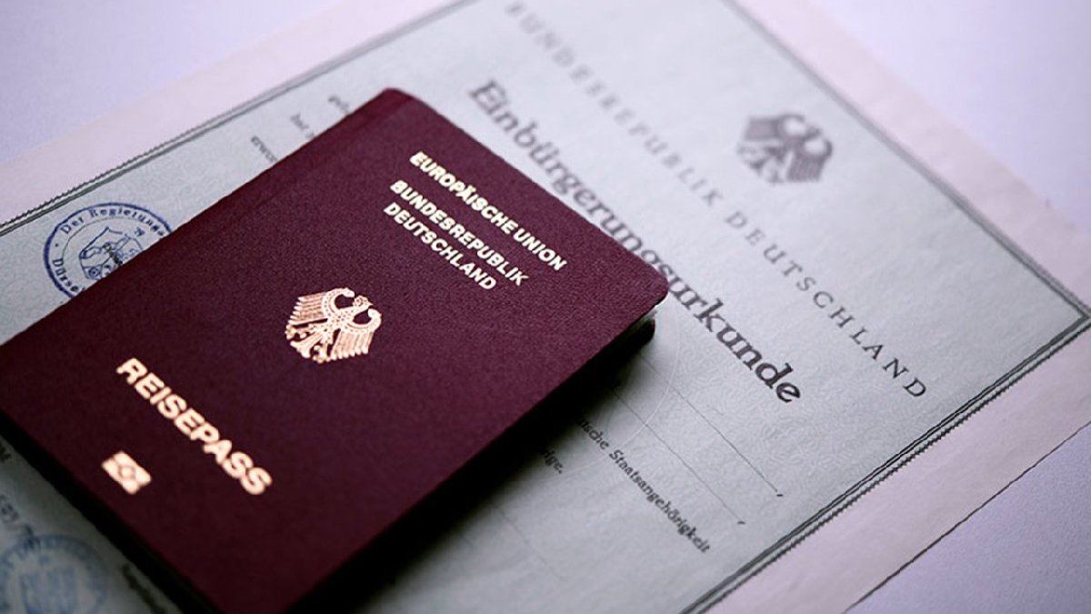 Almanya'daki Türklere 3 yılda Alman vatandaşlığı: İşte şartlar