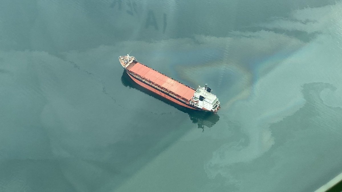 İzmit Körfezi'ni kirleten gemiye 49 milyon 929 bin lira ceza