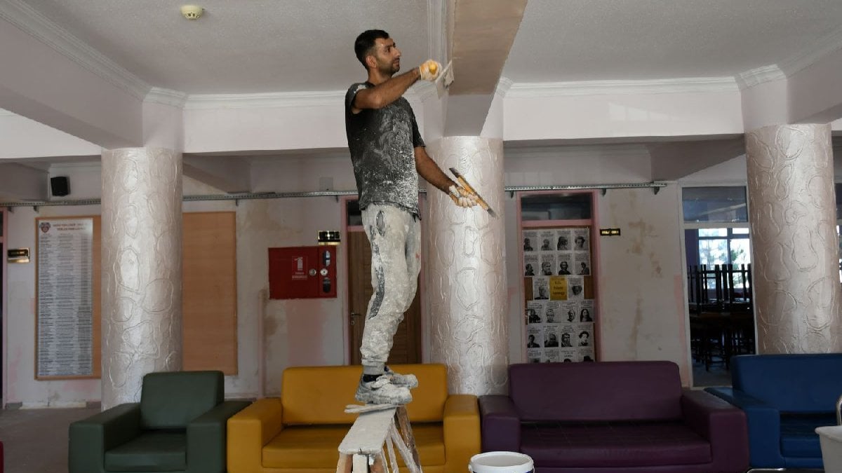 Hatay'da okullar yeni eğitim yılına hazırlanıyor