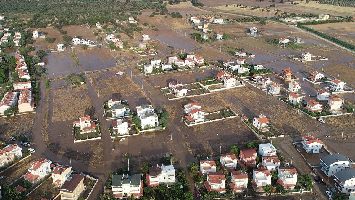 Sel sonrası Çanakkale'de son durum havadan görüntülendi