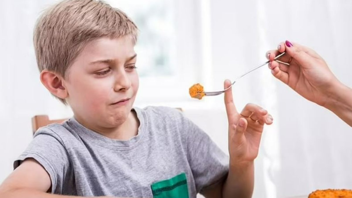 Uzmanlar uyardı: Yemek seçen çocuklar için tehlike