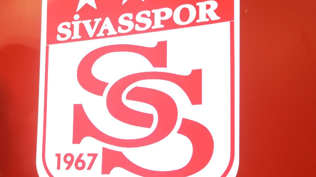Sivasspor, 1967'deki olaylarda ölen taraftarlarını andı