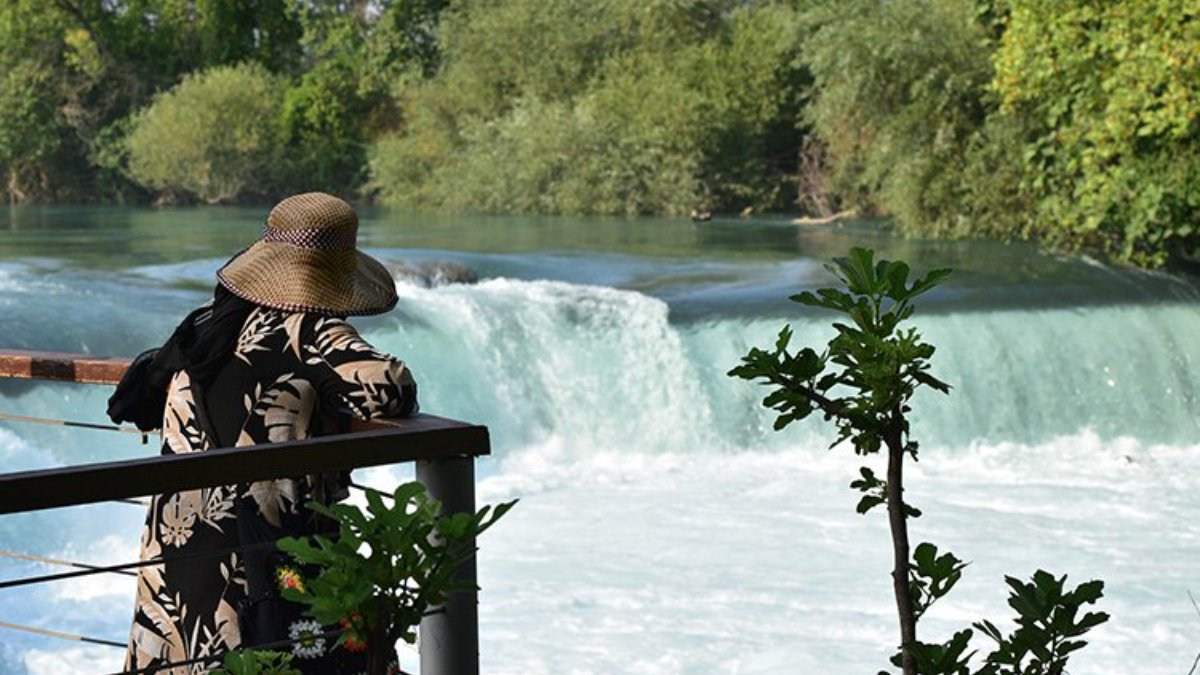 Kaçakçılıktan gözaltına alınan Belçikalı turistler serbest