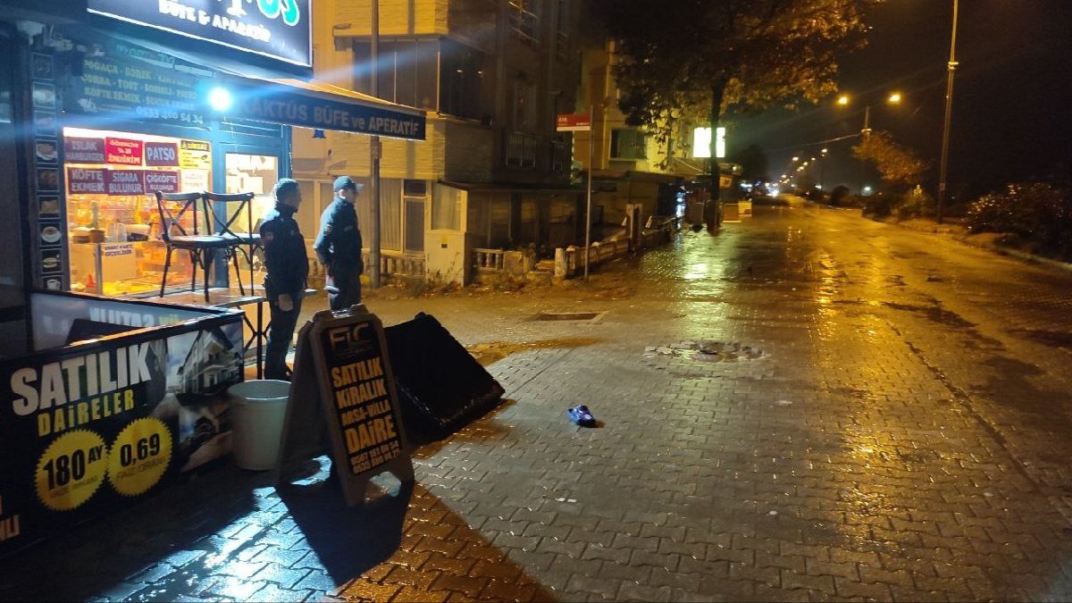 Sakarya'da dehşet! Üvey oğlunu öldürdü, 2 kişiyi yaraladı