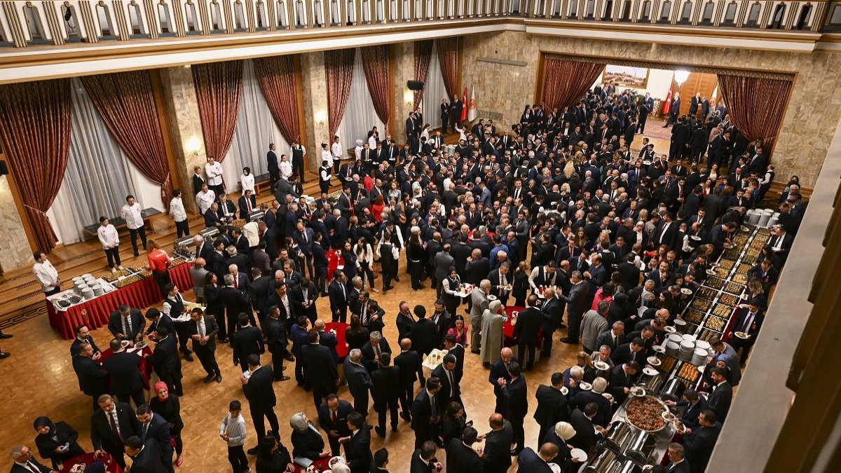 Kısıtlama getirildi, her milletvekiline en fazla 5 tane...