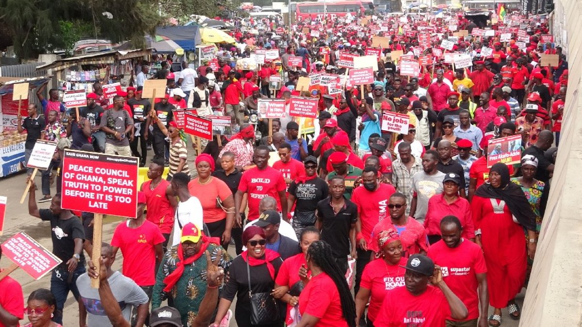 Gana'da protestocular Merkez Bankası Başkanı'nın istifası istedi