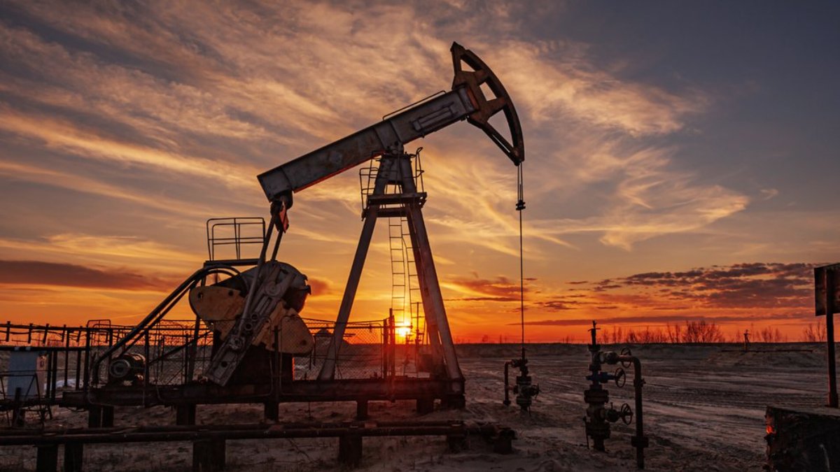 Yükselen petrol fiyatlarında yön arayışı sürüyor