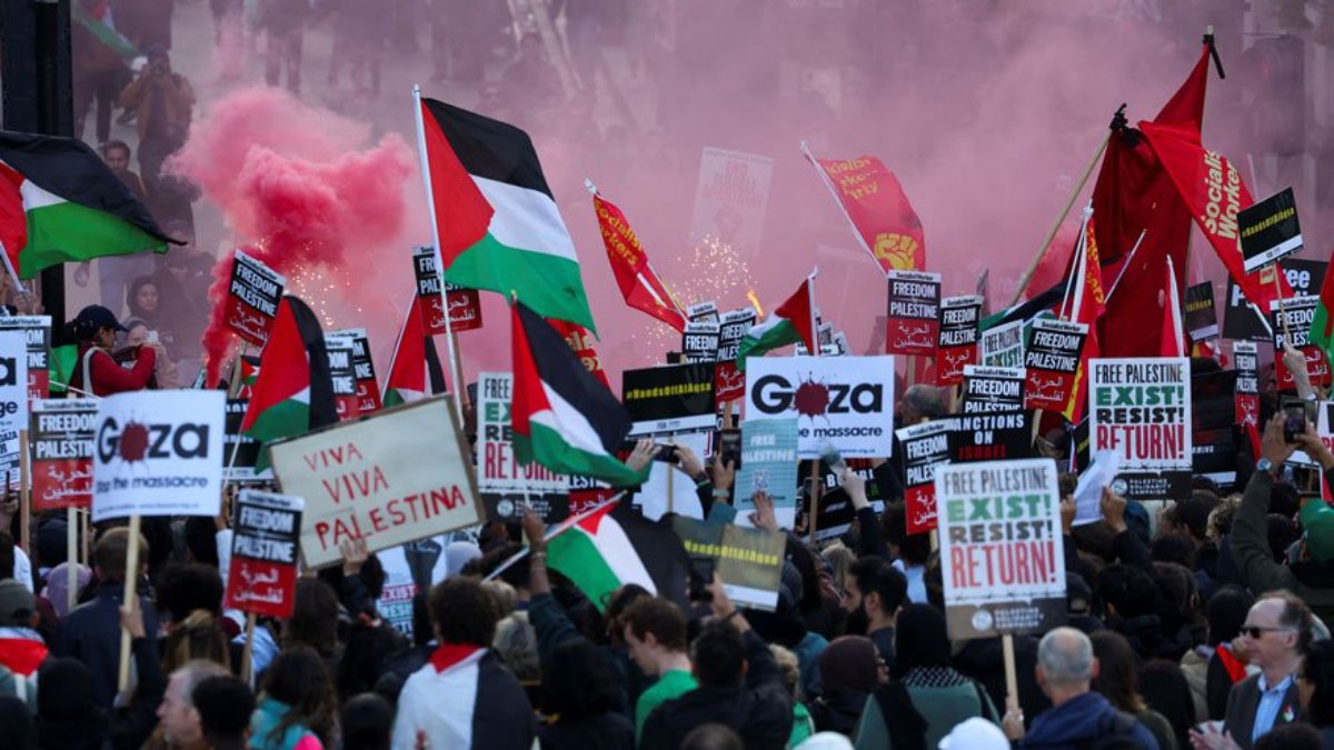Londra'da dev Filistin'e destek gösterisi