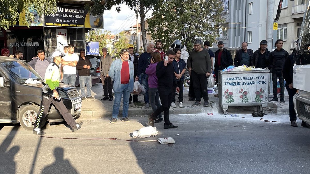 Midibüsün çarptığı yaya öldü