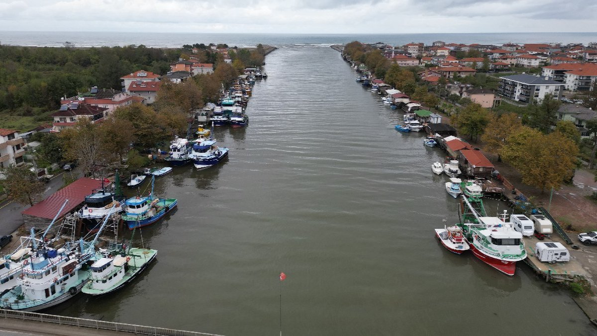 Sakarya'da 2 tekne battı