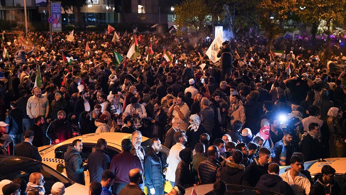 İstanbul'daki İsrail protestosunda bir kişi yaşamını yitirdi