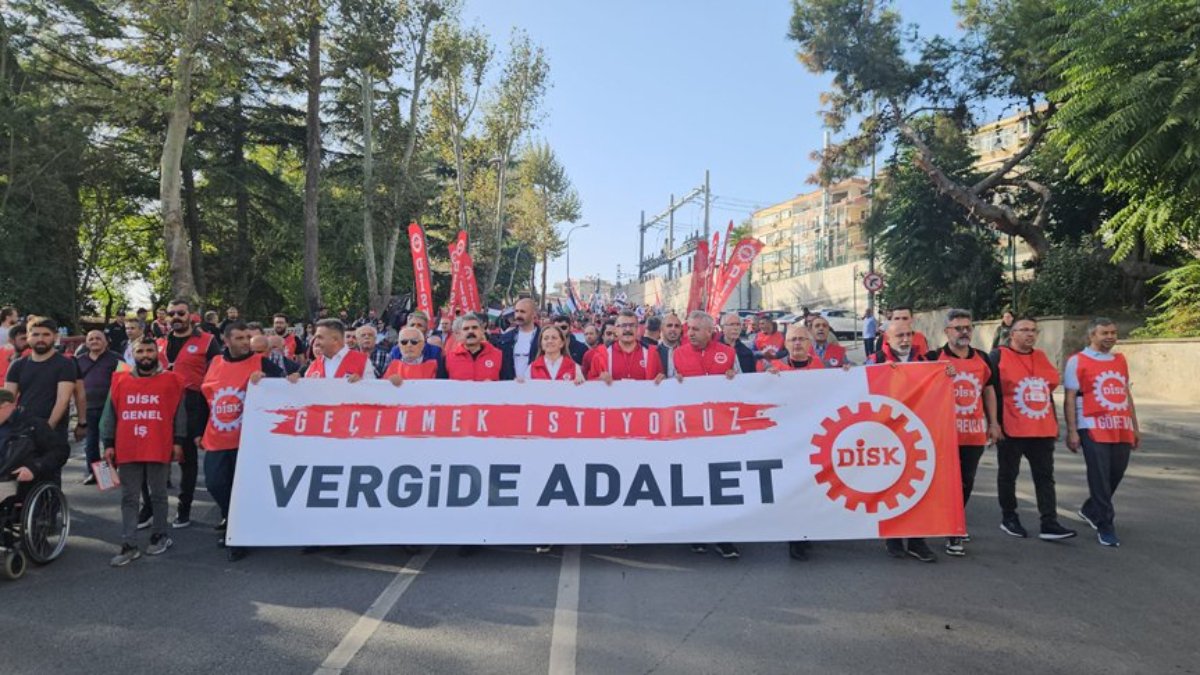 DİSK'ten 'Vergide adalet' mitingi