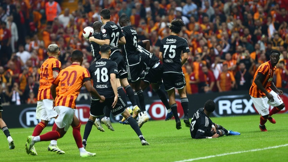 Galatasaray Beşiktaş derbisinde yabancı kuralı kafa karıştırdı