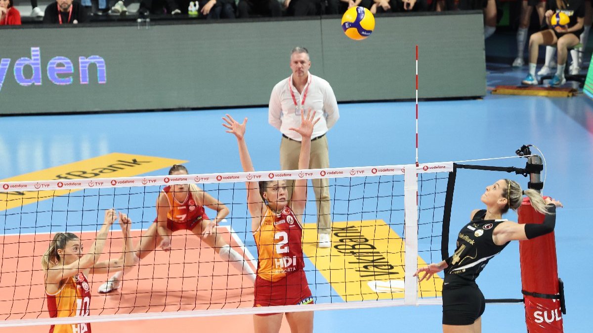 VakıfBank, Galatasaray'ı 3-0'la devirdi