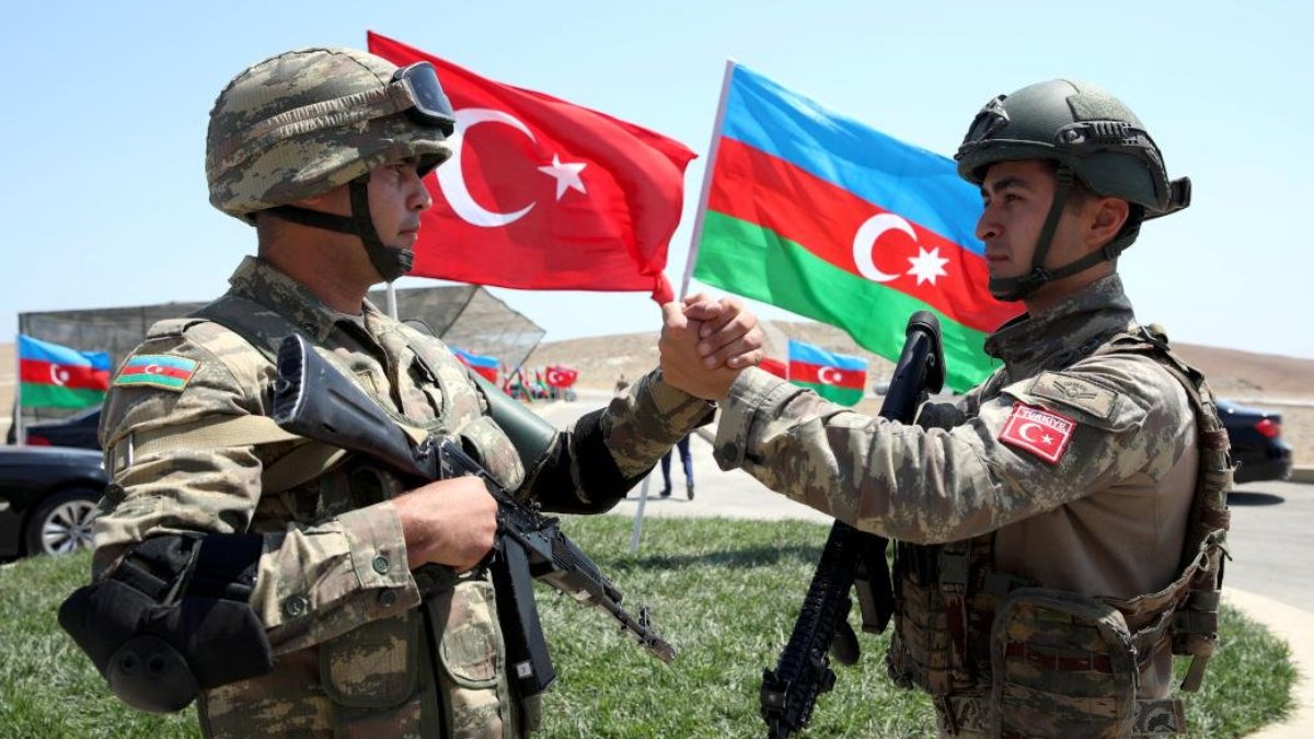TSK'dan Azerbaycan'da 100'üncü yıl tatbikatı