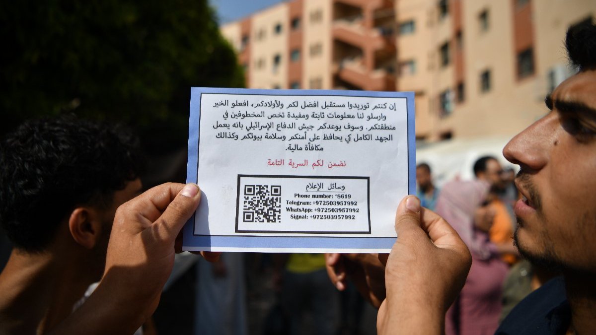 Karekodlu ilan attılar: Esirlerle ilgili bilgi verene ödül