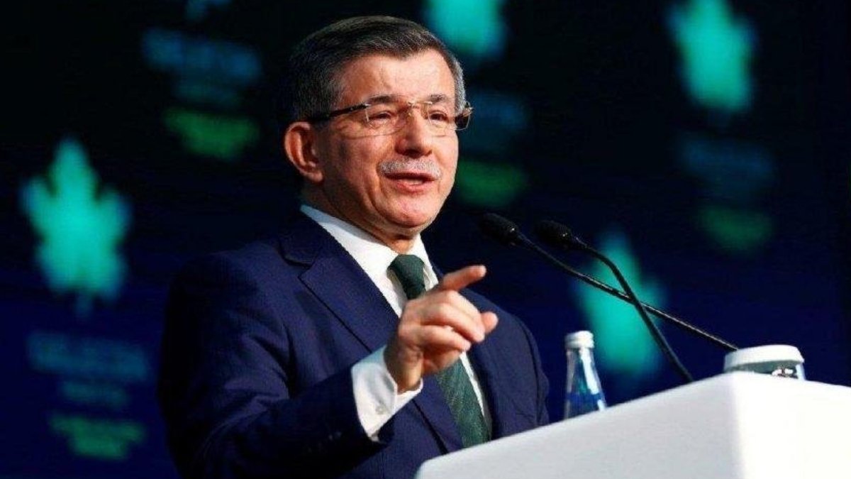 Davutoğlu: Ara buluculuk yapacak birisi varsa o da benim