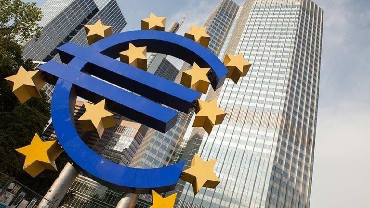 Euro bölgesi PMI 3 yılın en düşük seviyesinde: Resesyon işaretleri artıyor