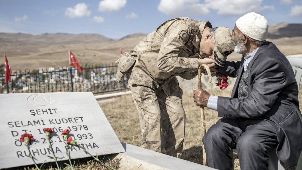 Erzurum Yavi'de 33 şehide 30'uncu yıl duası