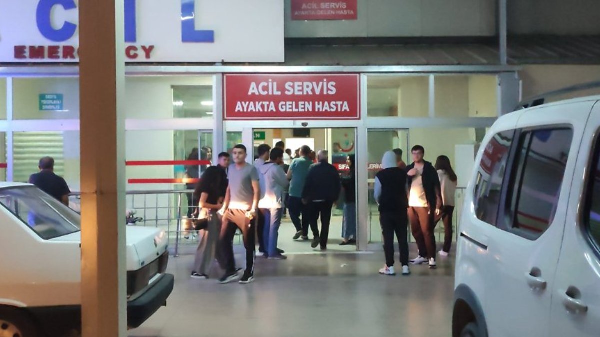 Adana'da 14 öğrenci zehirlenme şüphesiyle hastaneye kaldırıldı