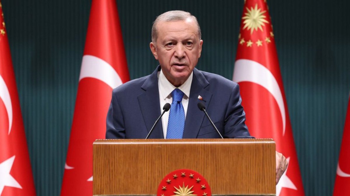 Erdoğan'dan vatandaşlara çağrı: Yer gök bayrak olsun