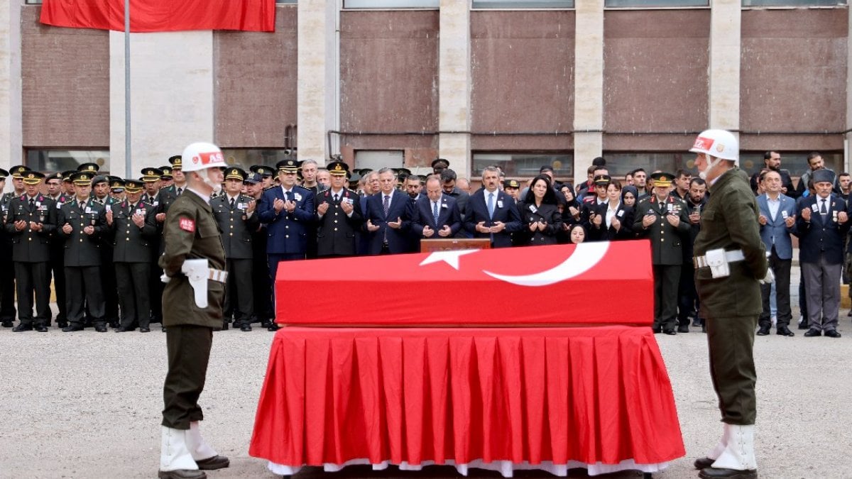 Edirne'de şehit düşen uzman çavuş Merzifonluoğlu memleketine uğurlandı