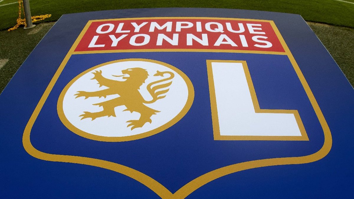 Olimpik Lyon takımına taşlı saldırı