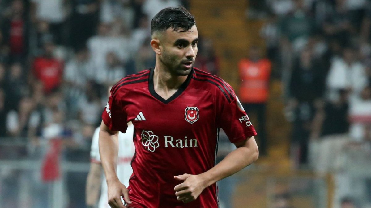 Beşiktaş'ta Ghezzal sakatlandı, maça devam edemedi