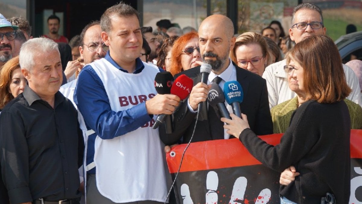 Bursa'da doktorlardan eylem: 'Şiddet hastayı müşteri yapan zihniyetin eseri'