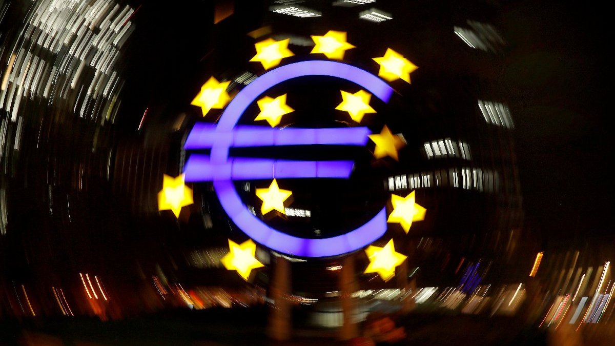 Euro Bölgesi'nde enflasyon ekimde 27 ayın dibini gördü