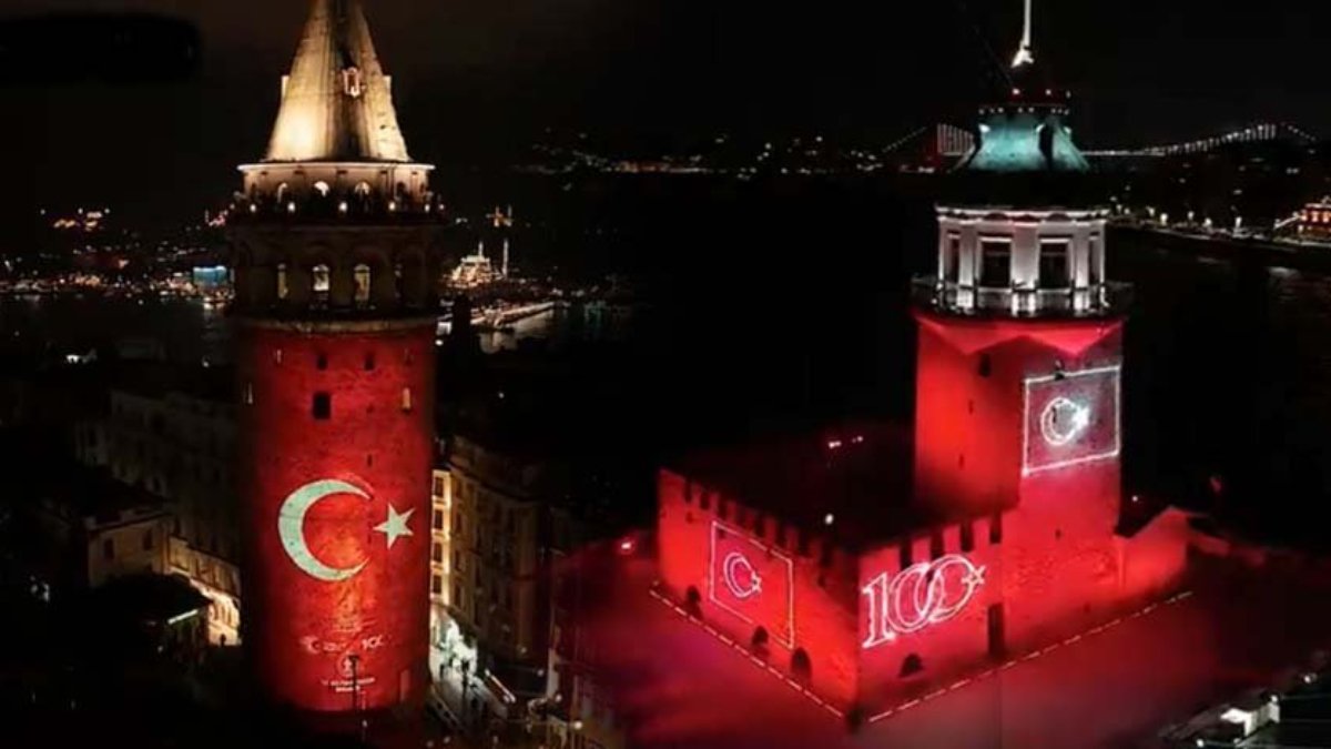 Galata ve Kız Kulesi'nde ışık gösterileri 10 Kasım'a kadar sürecek