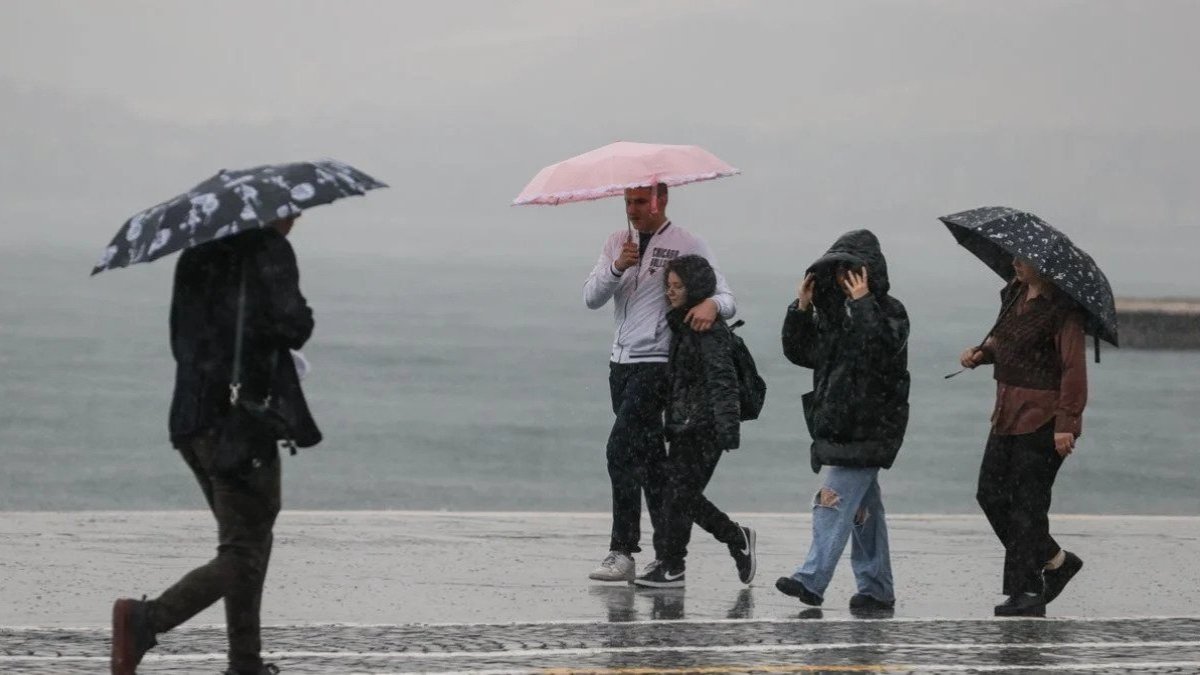 Meteoroloji'den uyarı: Sağanak, yıldırım, serin hava...