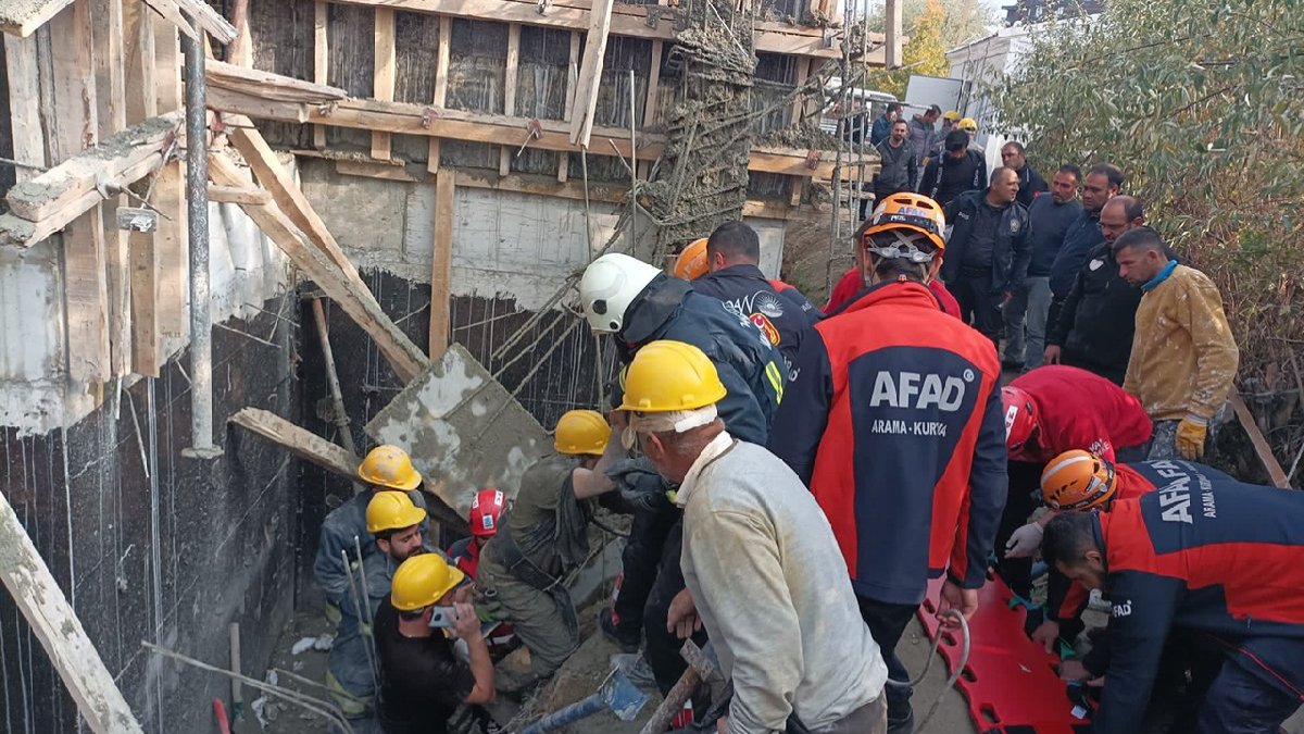 İnşaat alanında facia: 2 işçi göçük altında kaldı