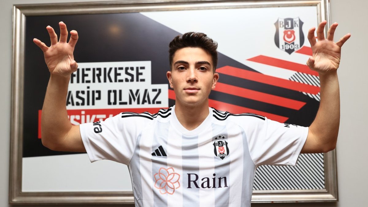 Beşiktaş, Yakup Arda Kılıç ile profesyonel sözleşme imzaladı