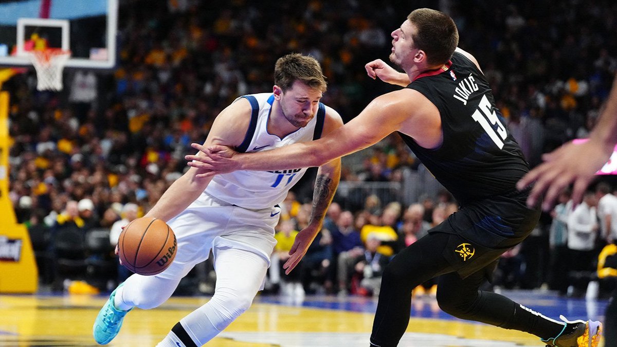 Denver'da yıldızlar geçidi: Jokic'in Nuggets'ı, Doncic'in Mavericks'ini geçti