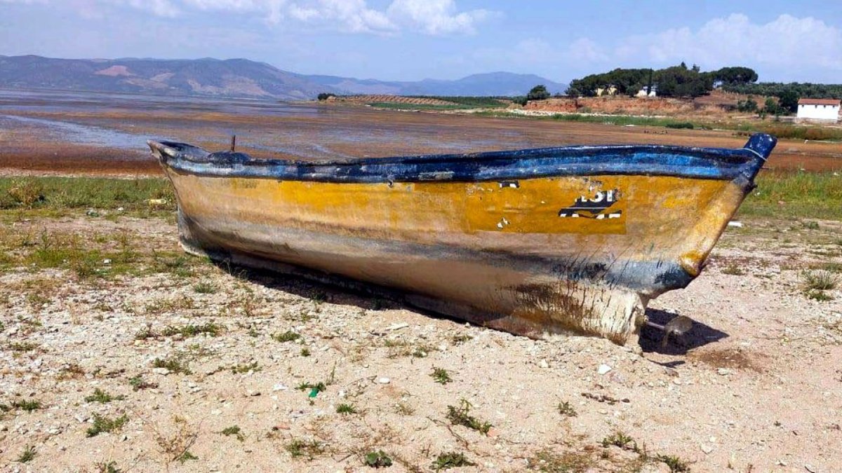 Taşıma su ile kurtarılmak istenen Marmara Gölü için uzmandan ‘katliamdır’ değerlendirmesi