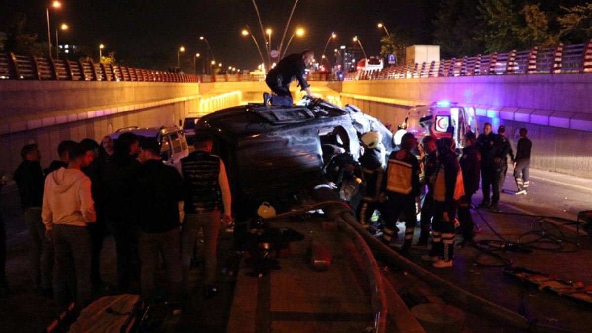 Kayseri'de 3 araçlık trafik kazası: 6'sı ağır 9 yaralı