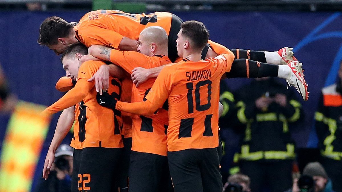 Şampiyonlar Ligi'nde sürpriz! Shakhtar, Barcelona'yı yıktı: 1-0