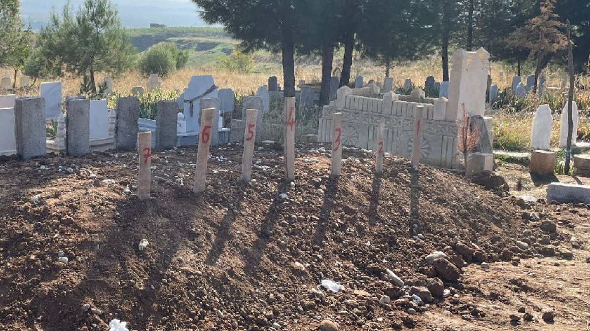 Siirt'teki korkunç kazada ölen anne ve beş evladı defnedildi