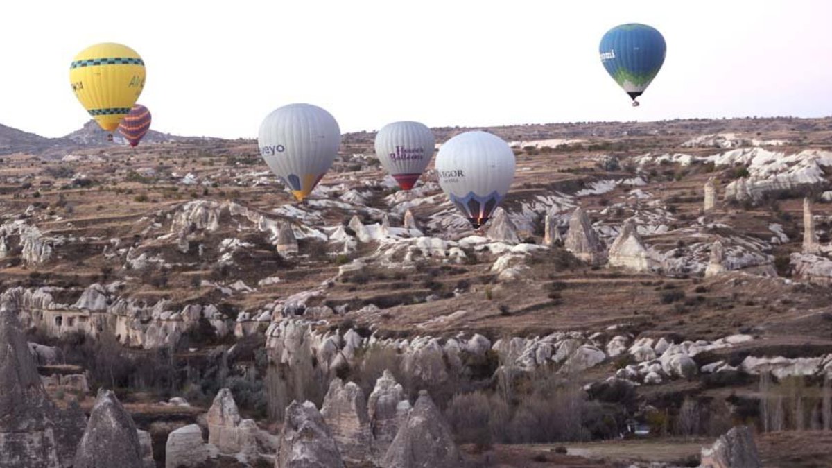 Kapadokya'da sıcak hava balonu turizmi rekor kırdı